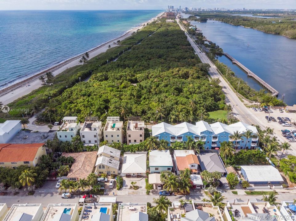 Recently Sold: $950,000 (3 beds, 2 baths, 1140 Square Feet)