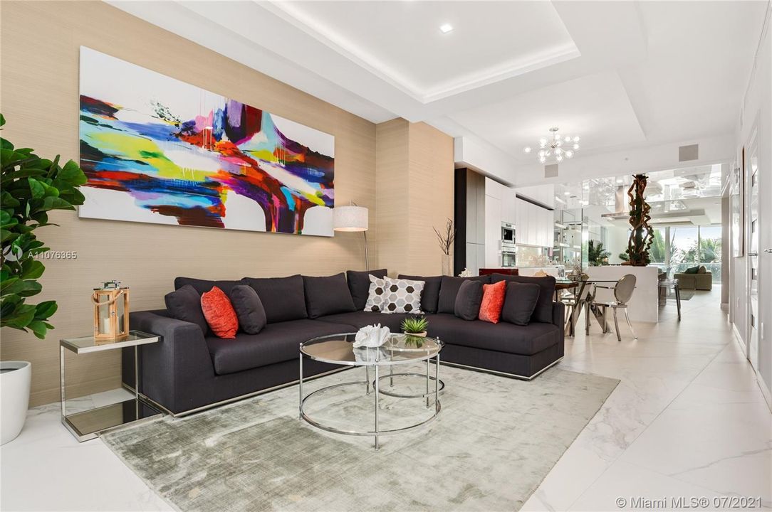 Recently Sold: $3,569,000 (3 beds, 3 baths, 2787 Square Feet)