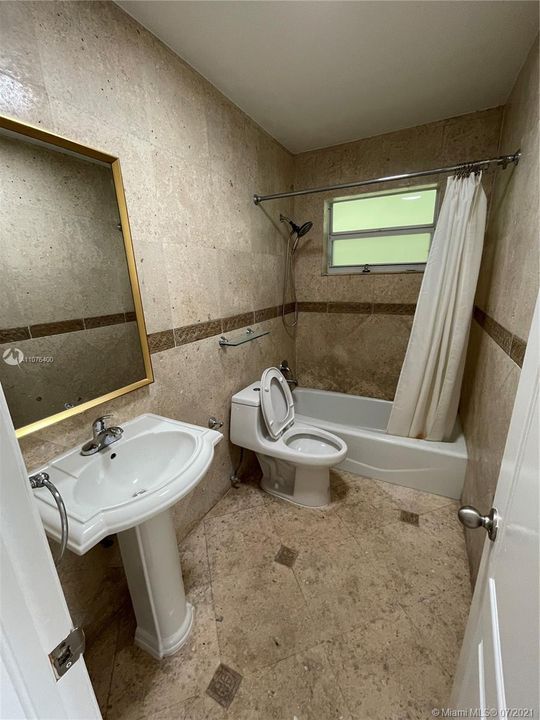 最近租的: $7,000 (4 贝兹, 3 浴室, 2598 平方英尺)