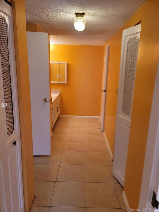 最近租的: $1,200 (1 贝兹, 1 浴室, 850 平方英尺)