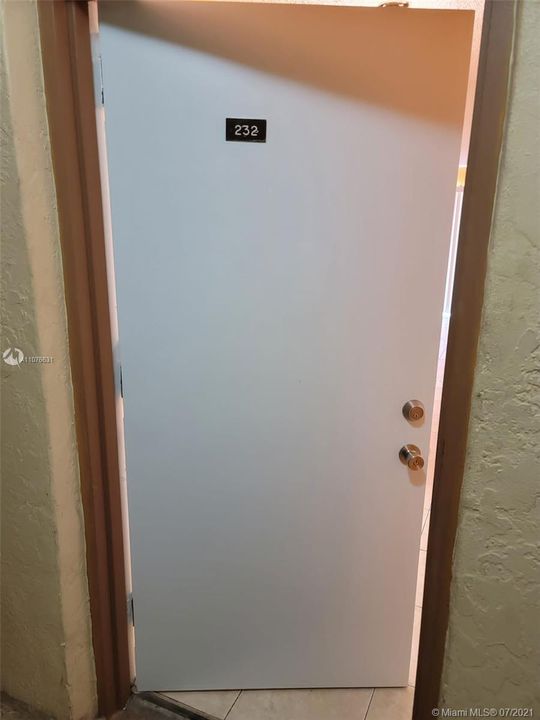 最近租的: $1,200 (1 贝兹, 1 浴室, 850 平方英尺)