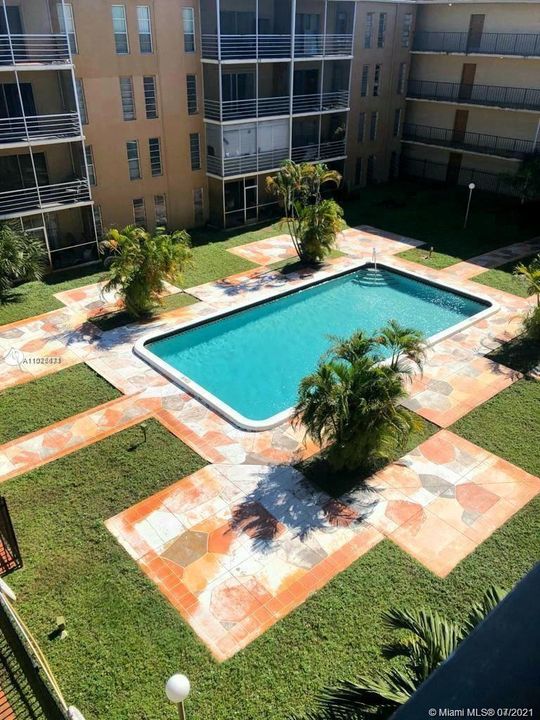 最近租的: $1,200 (1 贝兹, 1 浴室, 850 平方英尺)