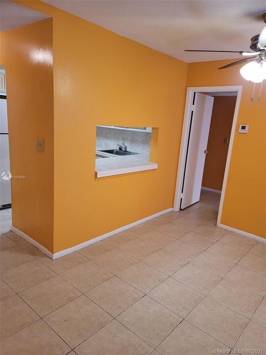 最近租的: $1,200 (1 贝兹, 1 浴室, 850 平方英尺)