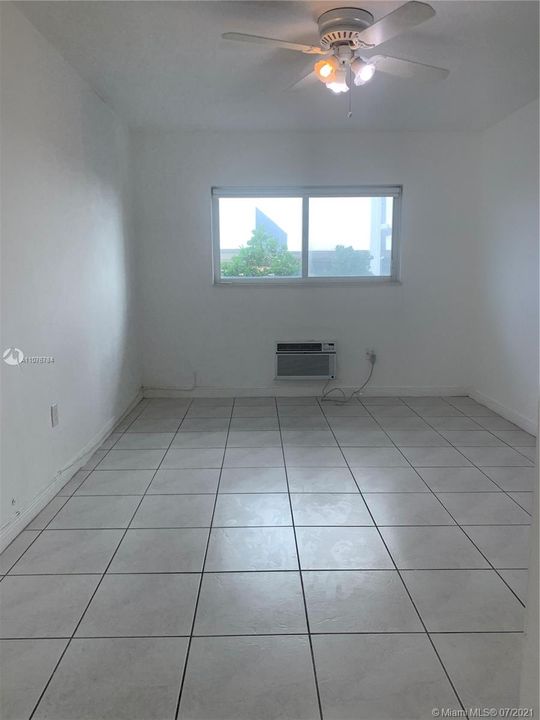 Recently Rented: $1,800 (1 beds, 1 baths, 800 Square Feet)