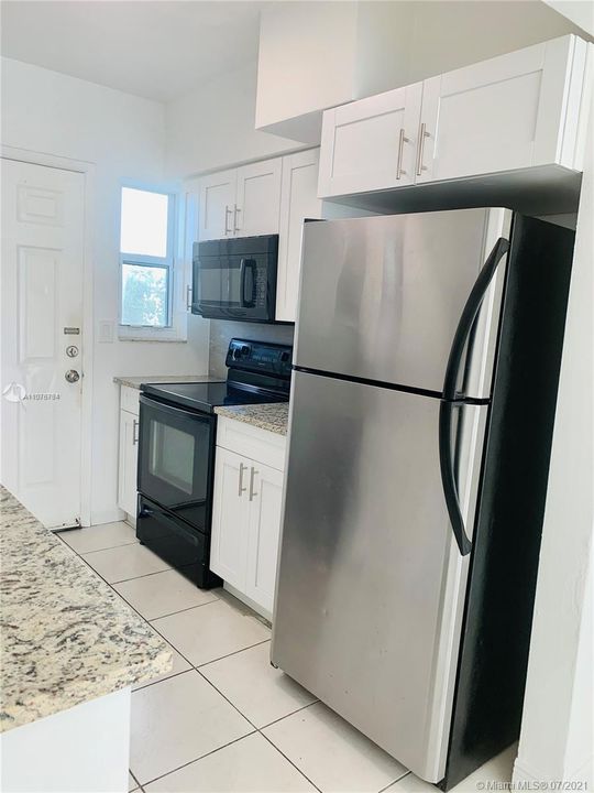 Recently Rented: $1,800 (1 beds, 1 baths, 800 Square Feet)