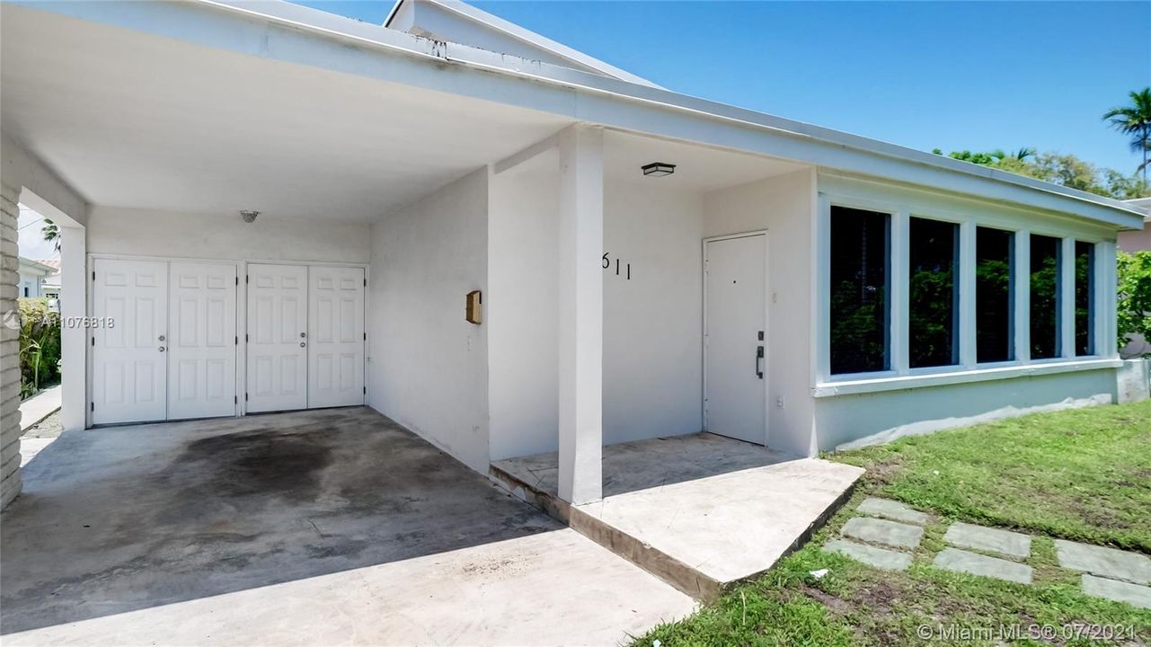 Recently Sold: $975,000 (3 beds, 2 baths, 2010 Square Feet)