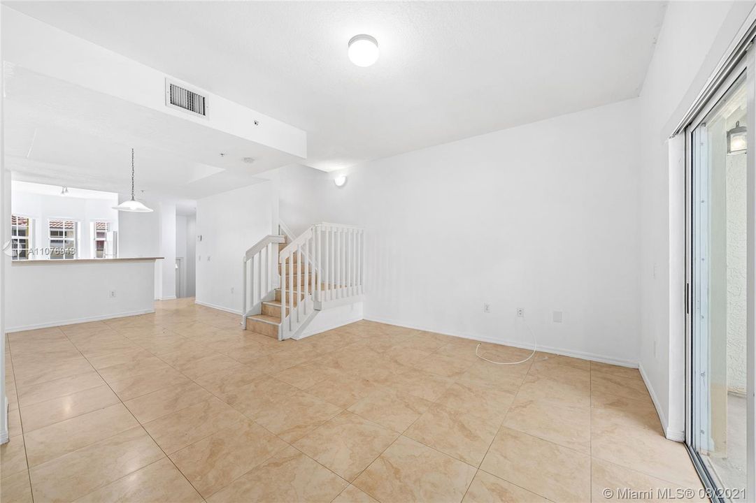 Recently Sold: $379,000 (2 beds, 2 baths, 1270 Square Feet)