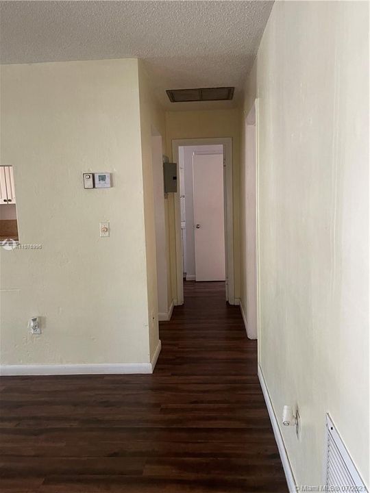 Recently Rented: $1,400 (2 beds, 2 baths, 840 Square Feet)