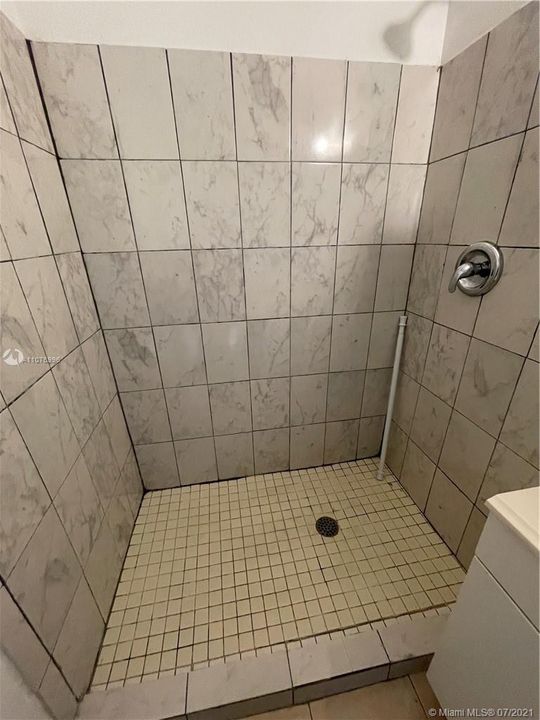 最近租的: $1,400 (2 贝兹, 2 浴室, 840 平方英尺)