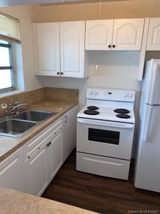 Recently Rented: $1,400 (2 beds, 2 baths, 840 Square Feet)