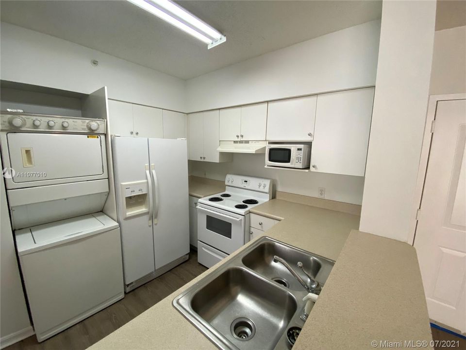 最近租的: $1,800 (2 贝兹, 2 浴室, 874 平方英尺)