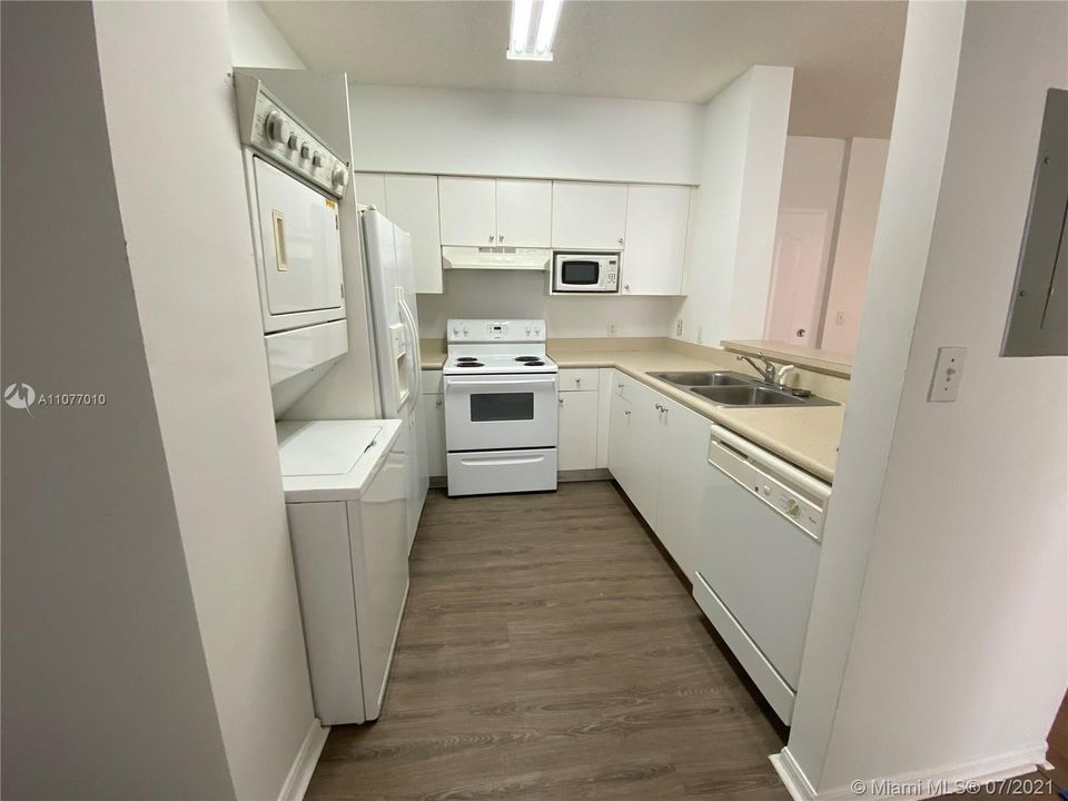 最近租的: $1,800 (2 贝兹, 2 浴室, 874 平方英尺)