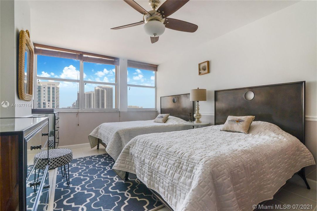 Recently Sold: $525,000 (2 beds, 2 baths, 1380 Square Feet)