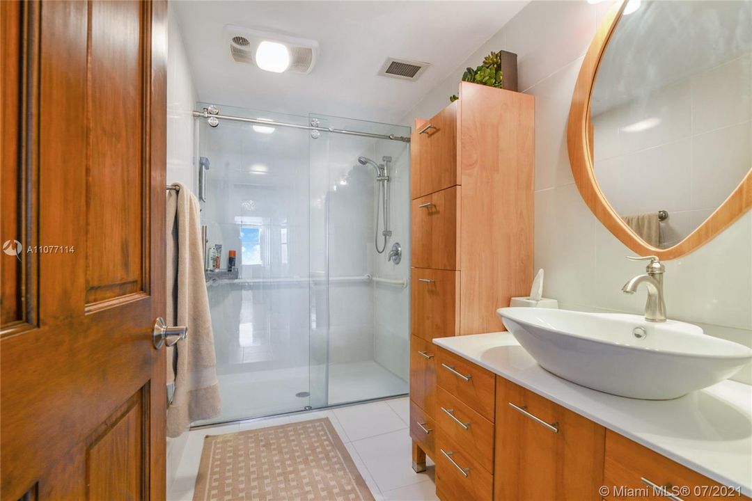 最近售出: $525,000 (2 贝兹, 2 浴室, 1380 平方英尺)