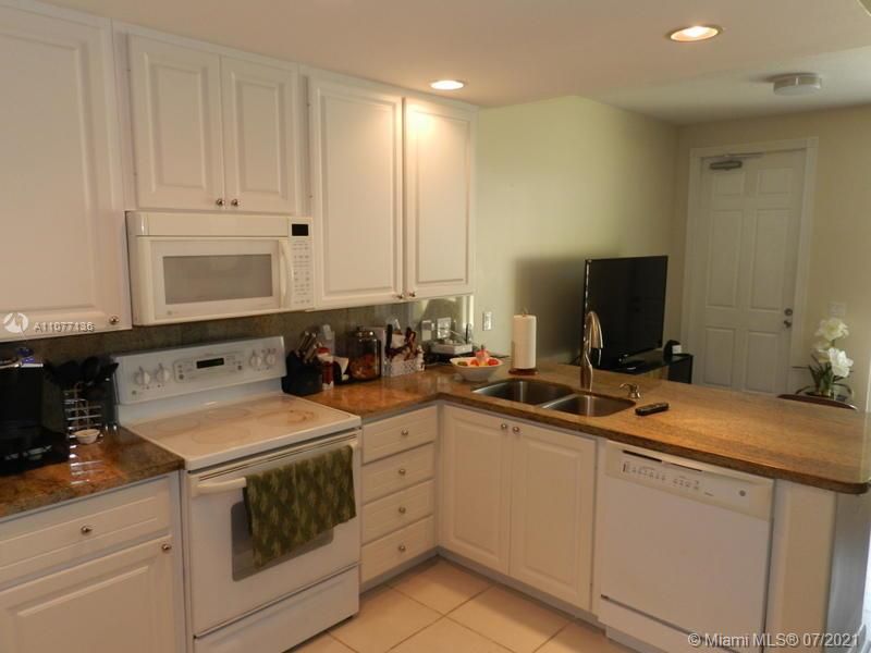 Kitchen - granite counter tops