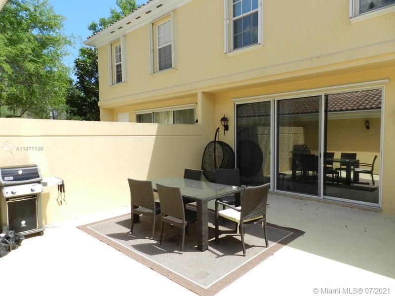 Spacious Patio