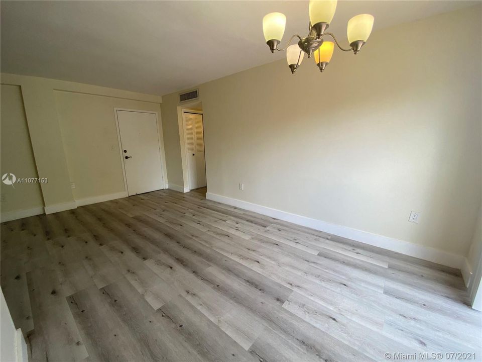 Recently Rented: $2,595 (1 beds, 1 baths, 850 Square Feet)