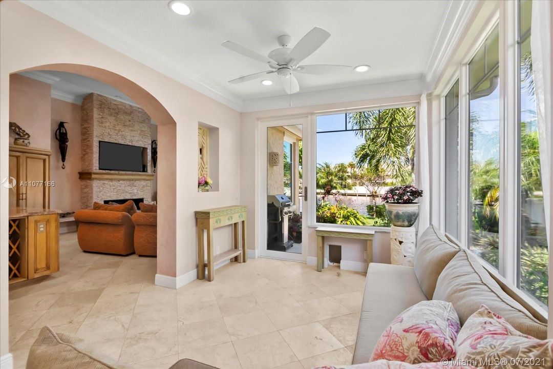 Recently Sold: $1,250,000 (3 beds, 2 baths, 2466 Square Feet)