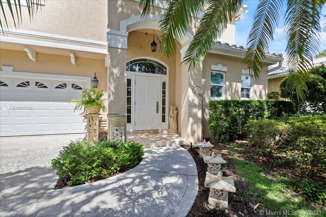 Recently Sold: $1,250,000 (3 beds, 2 baths, 2466 Square Feet)