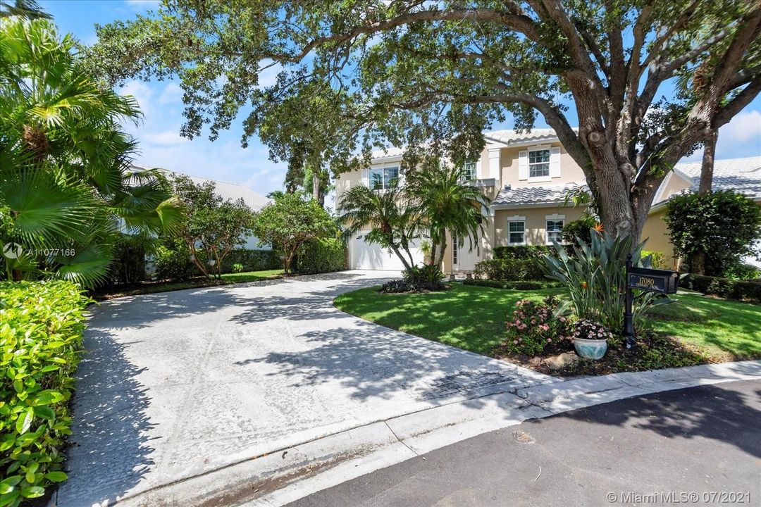 Recently Sold: $1,250,000 (3 beds, 2 baths, 2466 Square Feet)