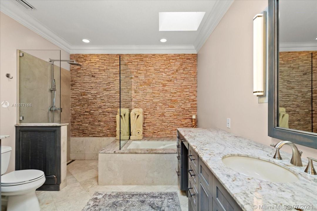 Recently Sold: $1,250,000 (3 beds, 2 baths, 2466 Square Feet)