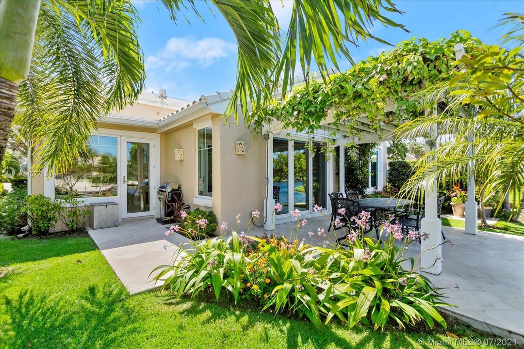 Recently Sold: $1,250,000 (3 beds, 2 baths, 2466 Square Feet)