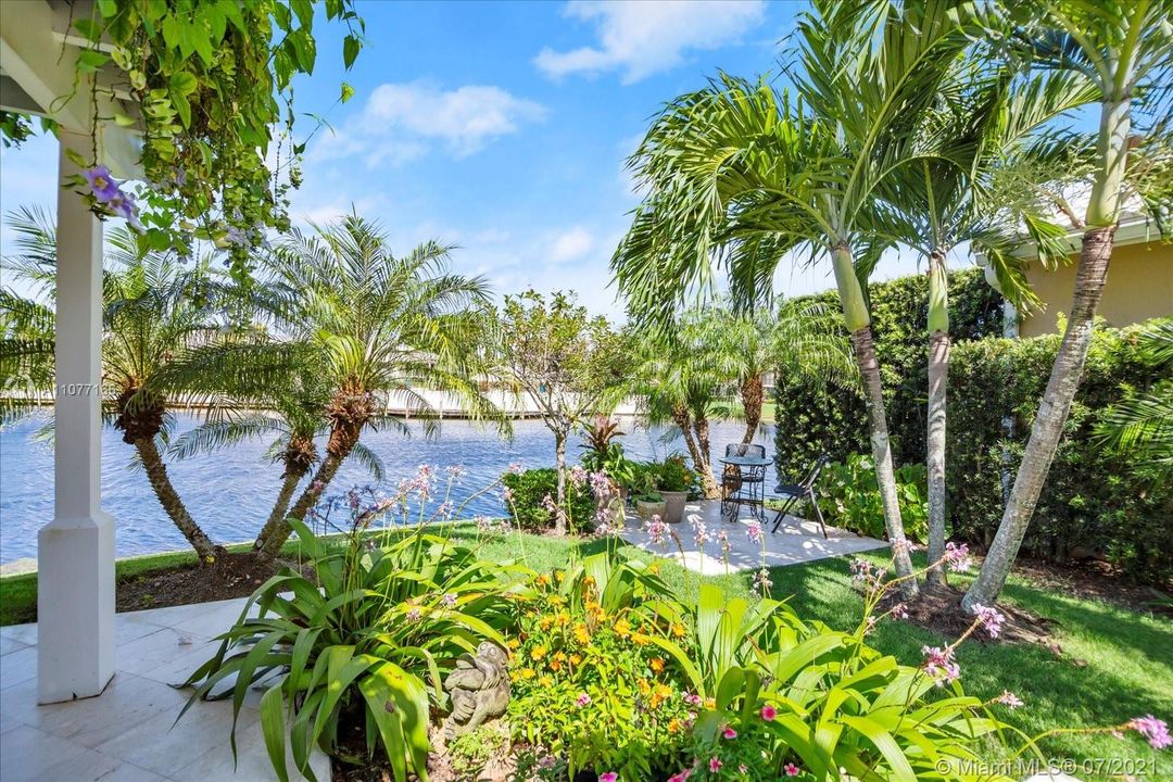 Recently Sold: $1,250,000 (3 beds, 2 baths, 2466 Square Feet)