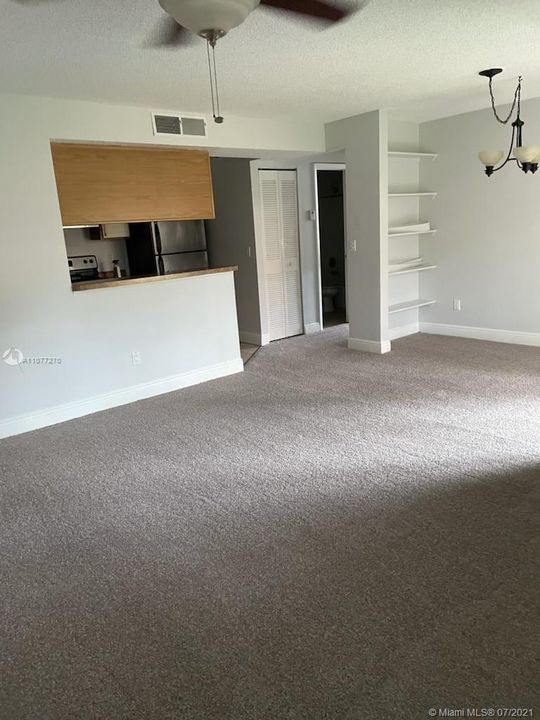 Recently Rented: $1,300 (1 beds, 1 baths, 0 Square Feet)