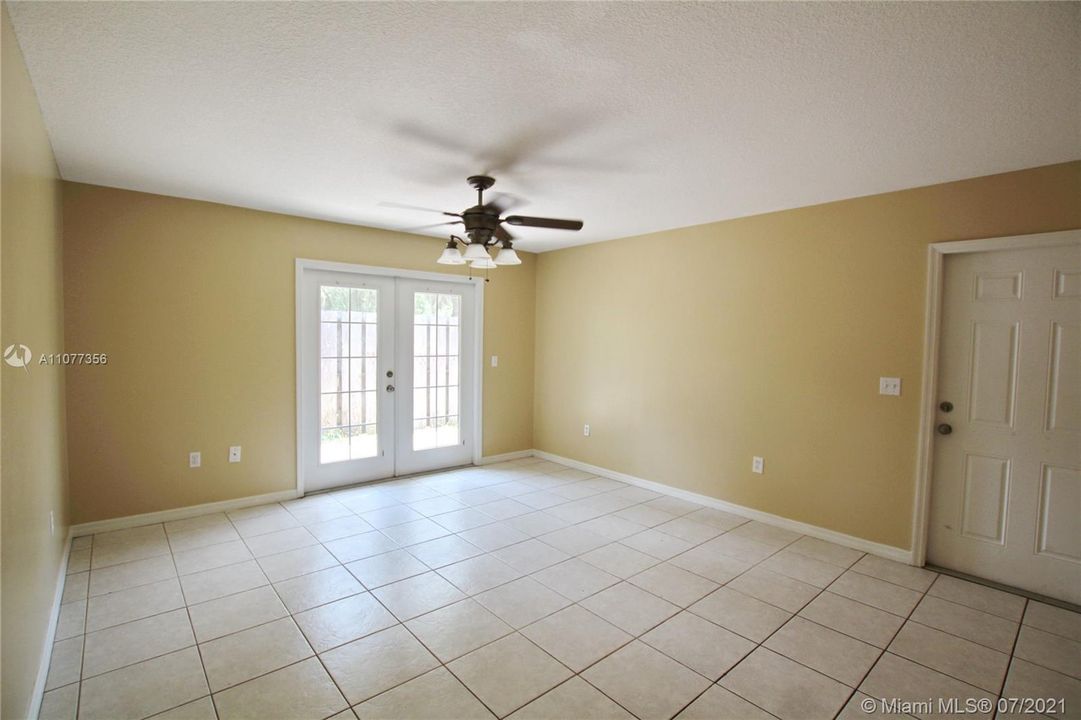 Недавно продано: $120,000 (2 спален, 2 ванн, 0 Квадратных фут)