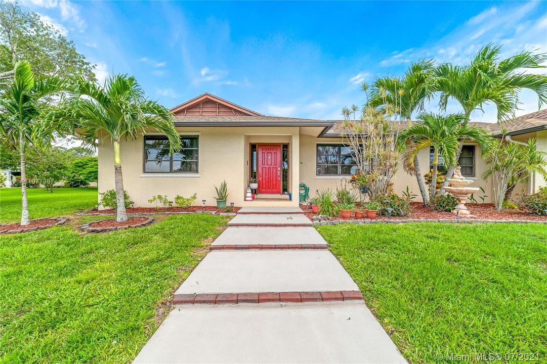 Recently Sold: $699,999 (4 beds, 2 baths, 2606 Square Feet)