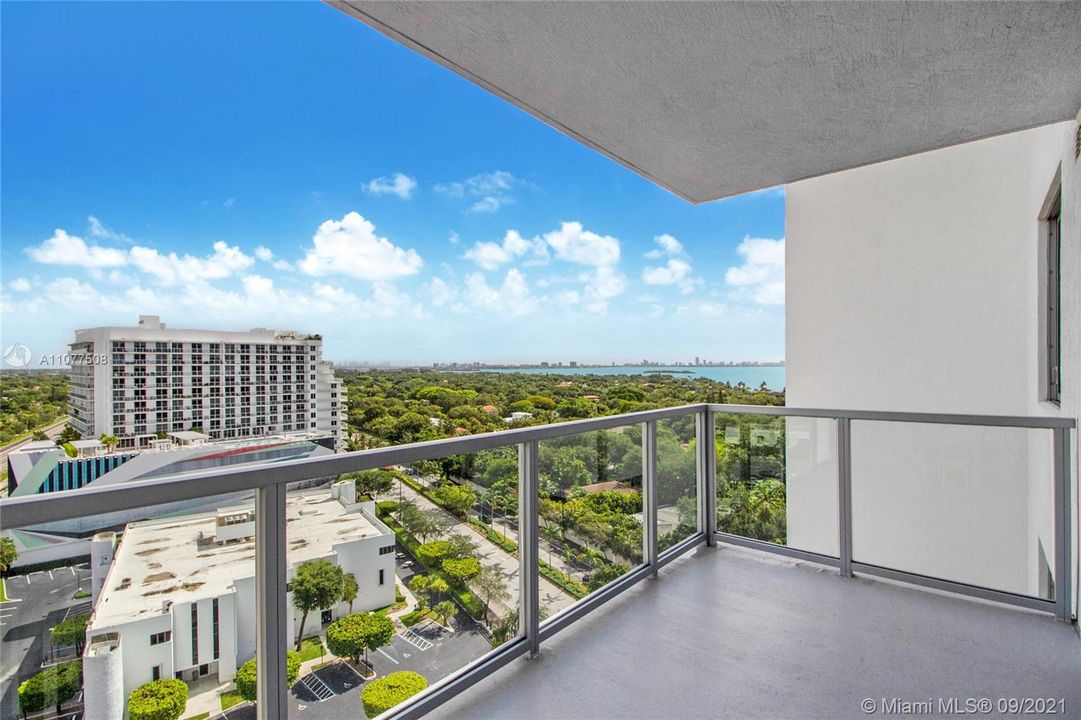 Recently Sold: $1,017,805 (2 beds, 2 baths, 1113 Square Feet)