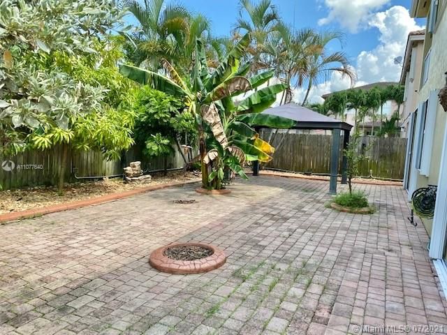 Recently Sold: $675,000 (4 beds, 3 baths, 3043 Square Feet)