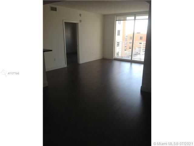 Recently Sold: $280,000 (2 beds, 2 baths, 1077 Square Feet)