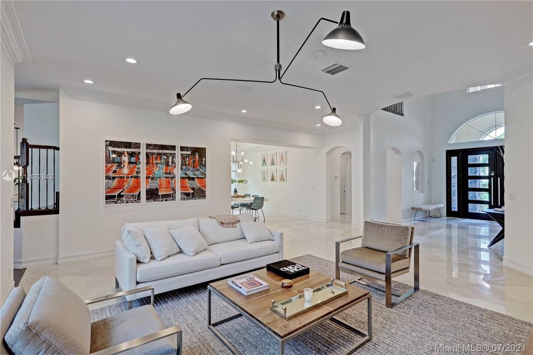 Recently Sold: $2,775,000 (6 beds, 5 baths, 4844 Square Feet)