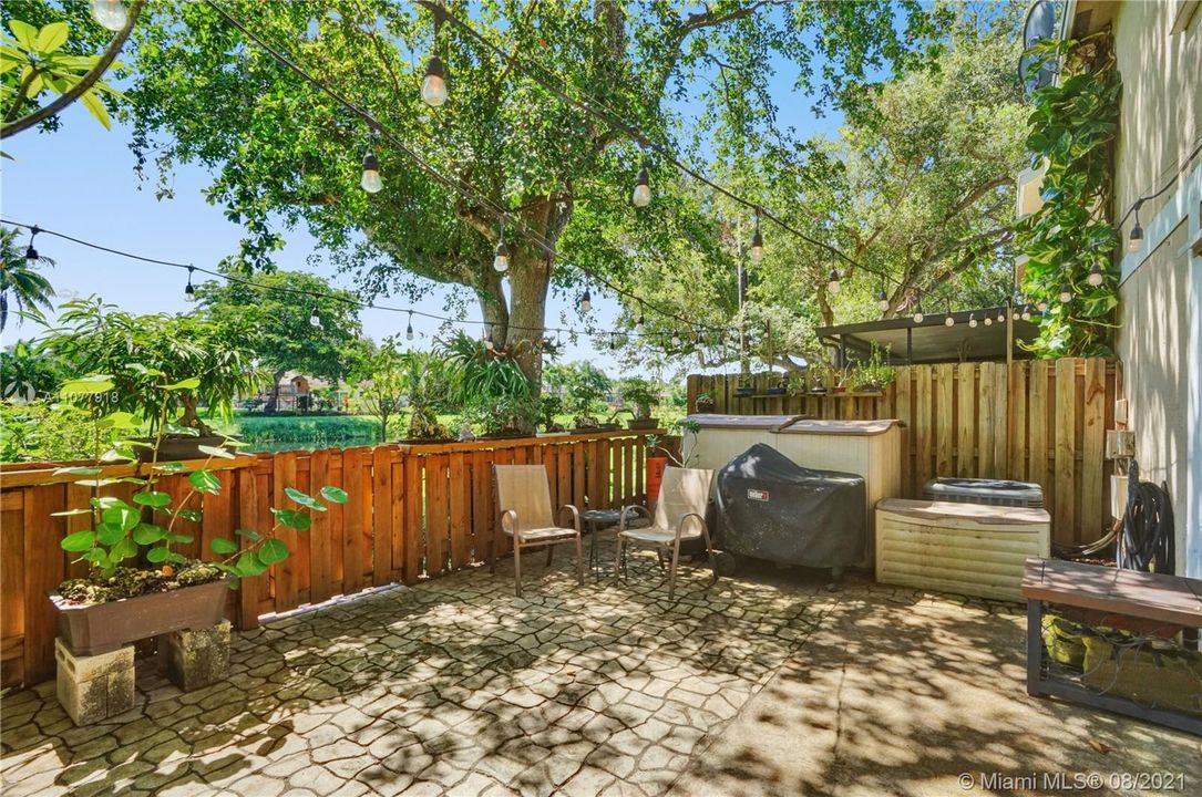 Fenced Back Patio