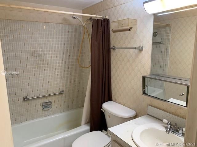 Recently Sold: $55,000 (1 beds, 1 baths, 734 Square Feet)