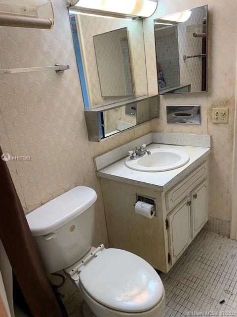 Recently Sold: $55,000 (1 beds, 1 baths, 734 Square Feet)