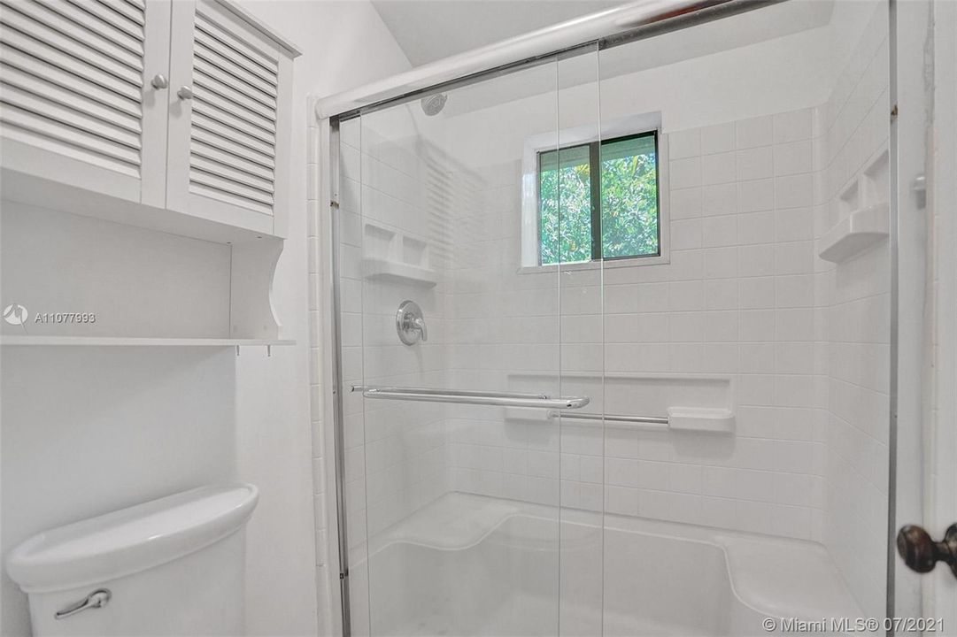 Недавно продано: $299,000 (2 спален, 2 ванн, 1290 Квадратных фут)