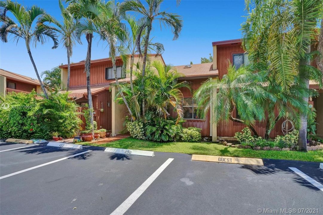 Недавно продано: $299,000 (2 спален, 2 ванн, 1290 Квадратных фут)