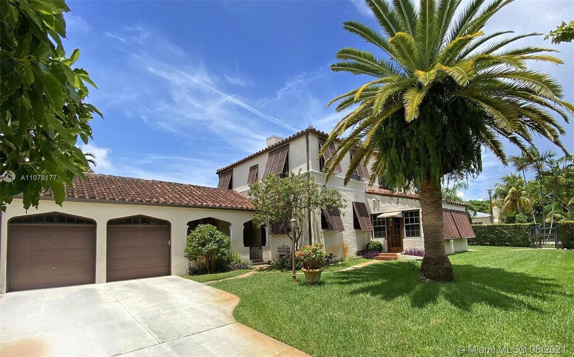 Recently Sold: $1,050,000 (4 beds, 3 baths, 2408 Square Feet)