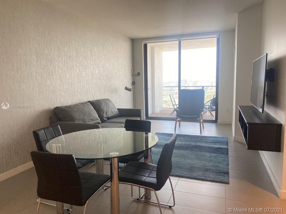 Recently Sold: $420,000 (1 beds, 1 baths, 850 Square Feet)