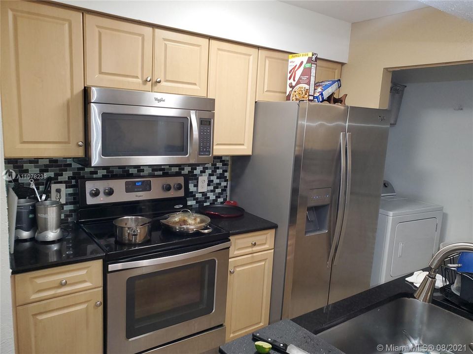 Recently Sold: $124,900 (2 beds, 2 baths, 883 Square Feet)