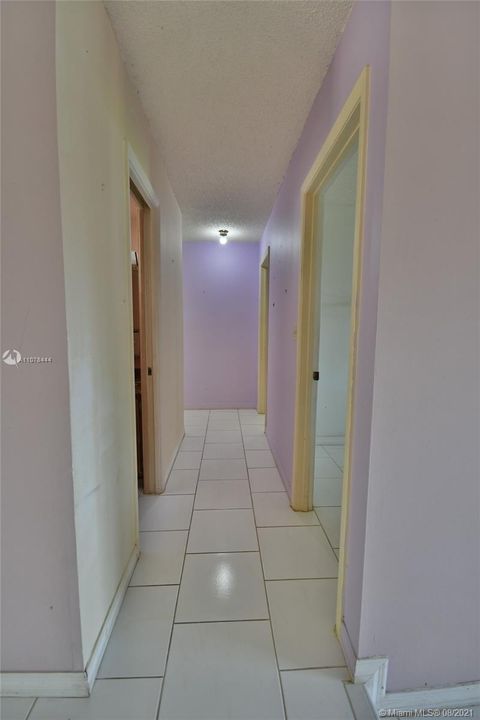 Vendido Recientemente: $550,000 (4 camas, 2 baños, 2133 Pies cuadrados)