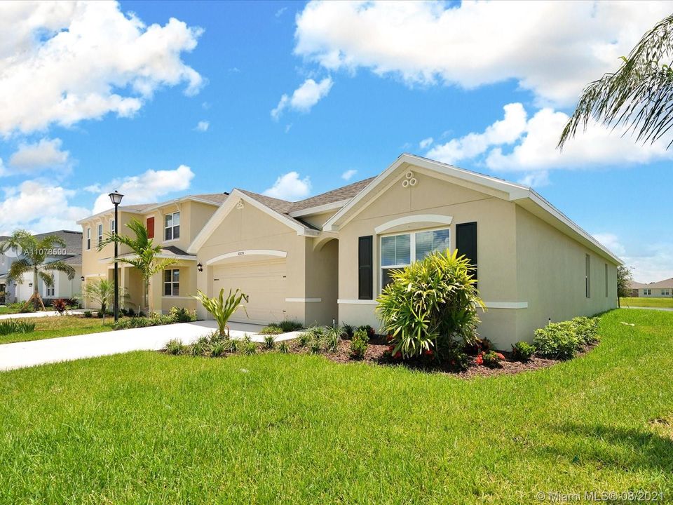 Недавно арендовано: $2,600 (4 спален, 2 ванн, 1828 Квадратных фут)