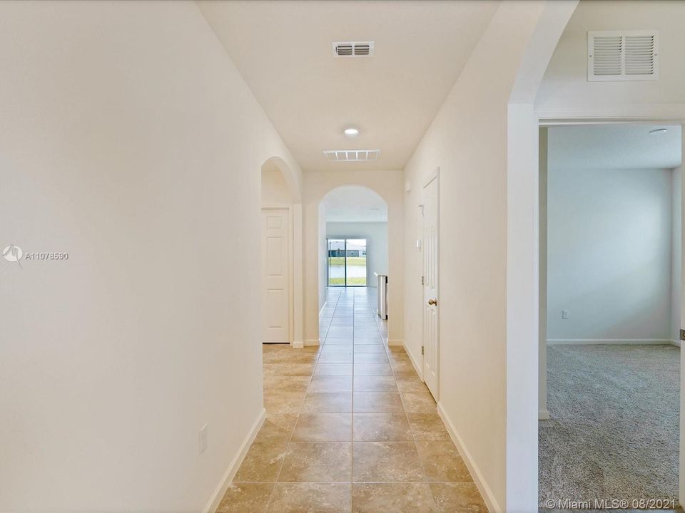 Недавно арендовано: $2,600 (4 спален, 2 ванн, 1828 Квадратных фут)