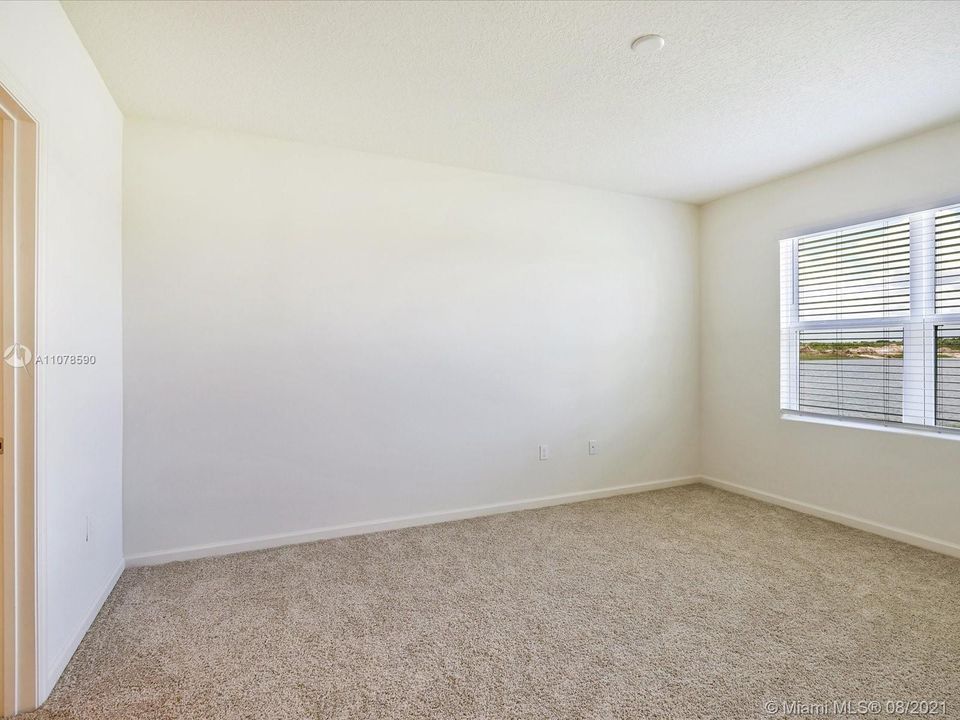 Недавно арендовано: $2,600 (4 спален, 2 ванн, 1828 Квадратных фут)