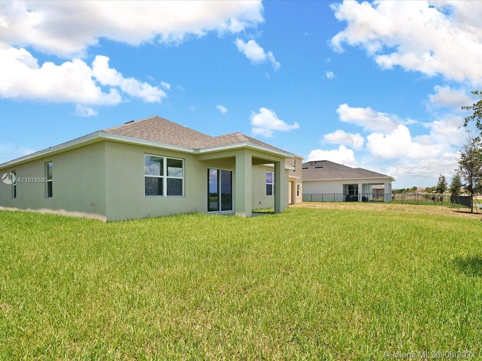 Недавно арендовано: $2,600 (4 спален, 2 ванн, 1828 Квадратных фут)