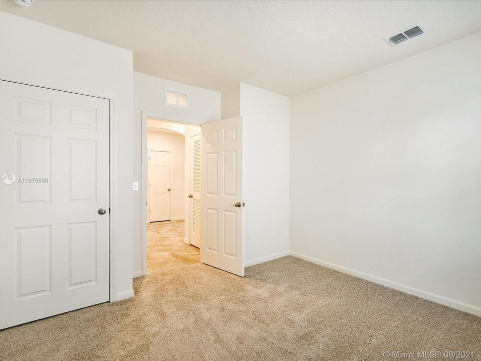 Недавно арендовано: $2,600 (4 спален, 2 ванн, 1828 Квадратных фут)