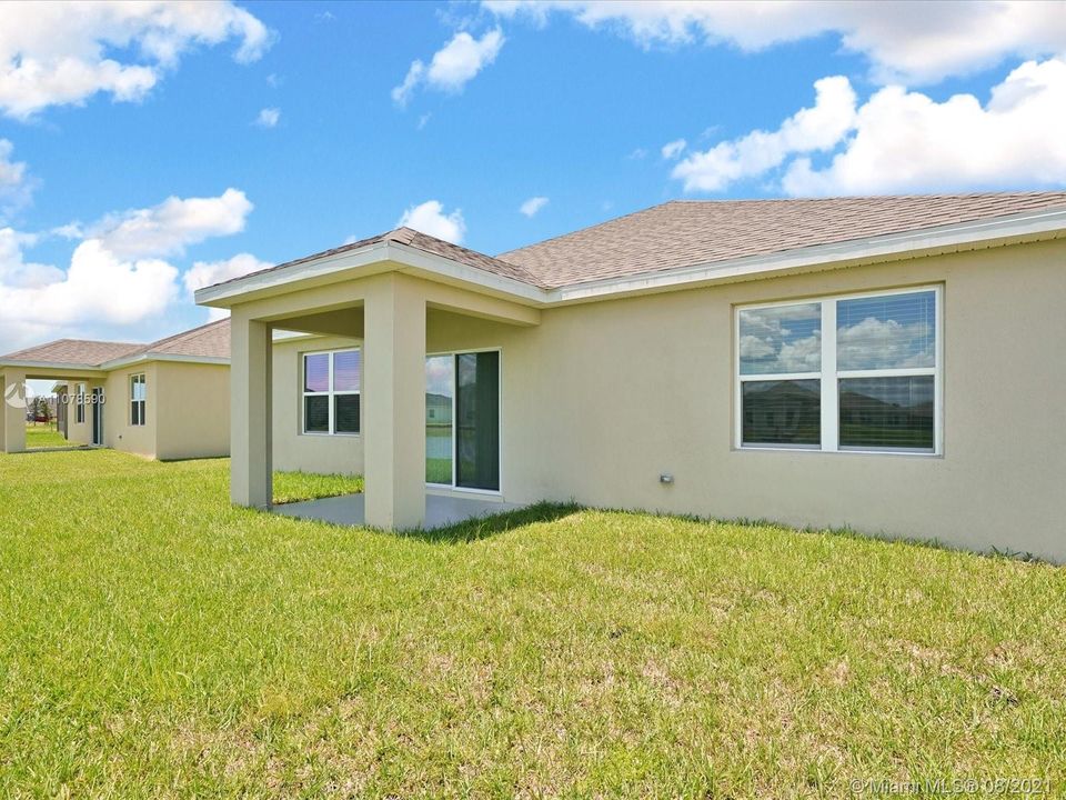 Недавно арендовано: $2,600 (4 спален, 2 ванн, 1828 Квадратных фут)