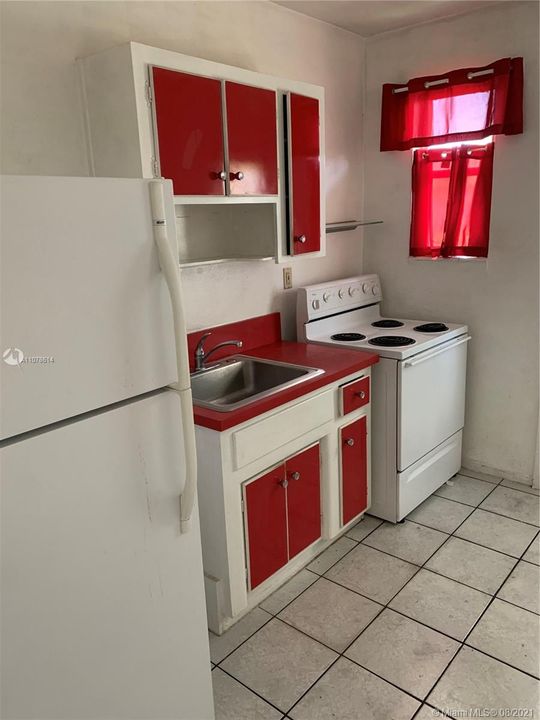 Recently Rented: $1,350 (2 beds, 1 baths, 700 Square Feet)